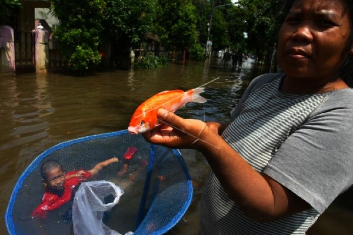 200 Warga Kresek Mengungsi Ke Posko Banjir