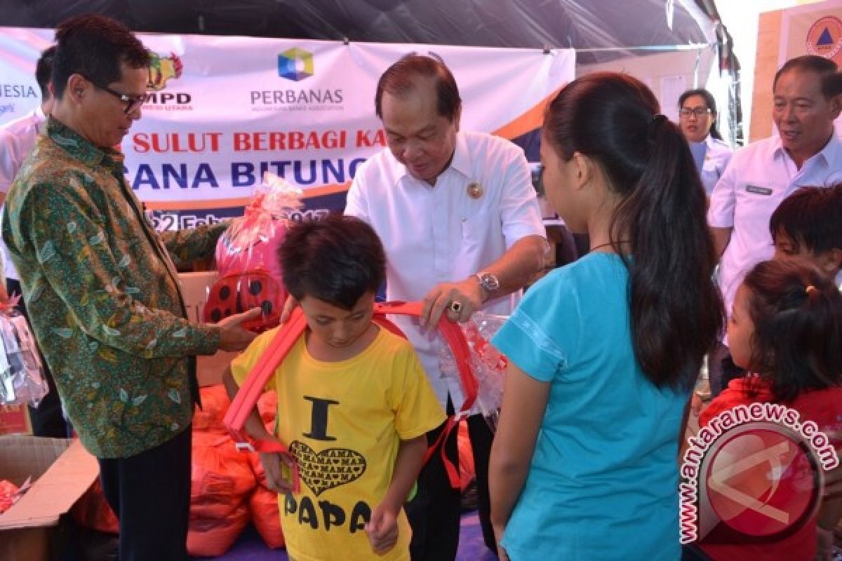 LOMBAN BERIKAN BANTUAN BAGI PELAJAR KORBAN BENCANA