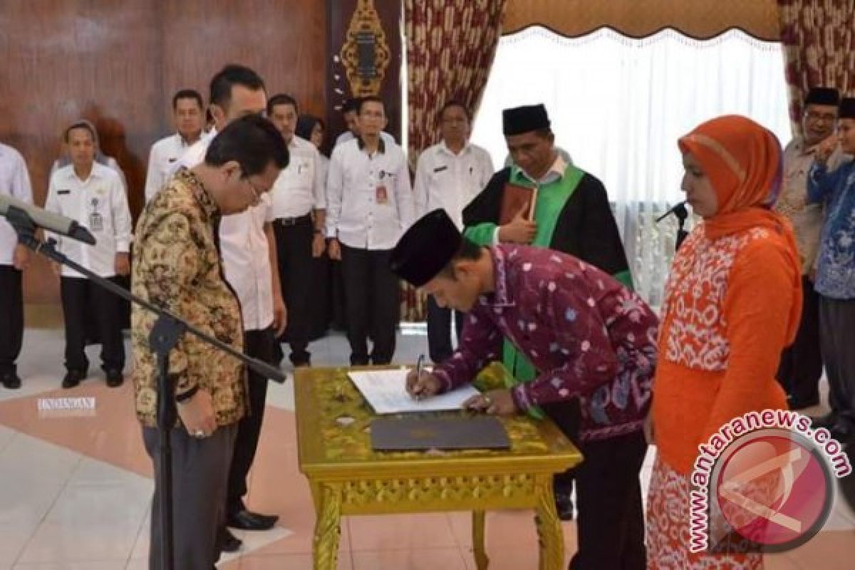 Bupati Batanghari kukuhkan puluhan pejabat 