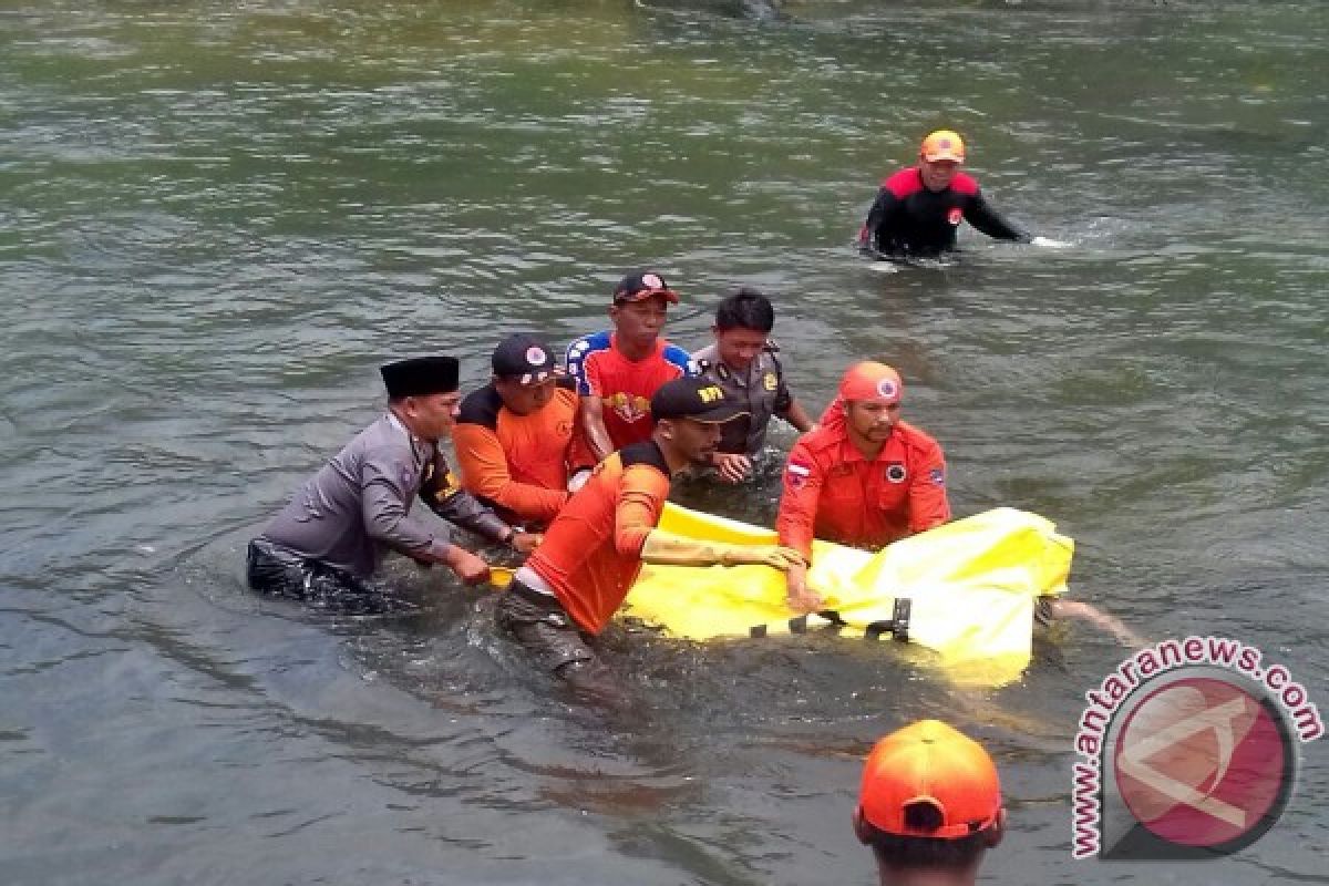 Tim Gabungan Lanjutkan Pencarian Korban Hanyut di Sutera