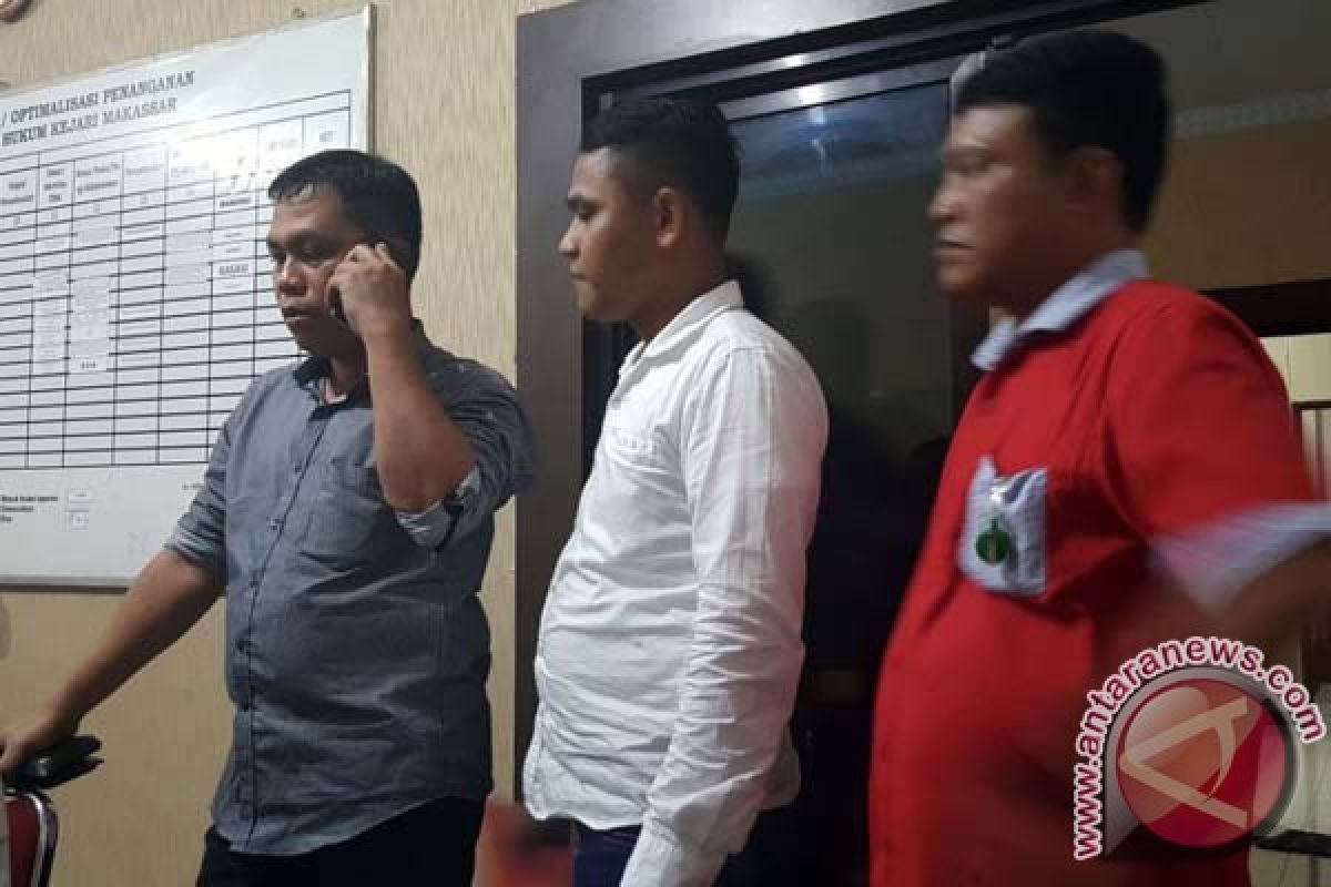 Kepala Sekolah Lakukan Pungli Di Makassar Ditahan 
