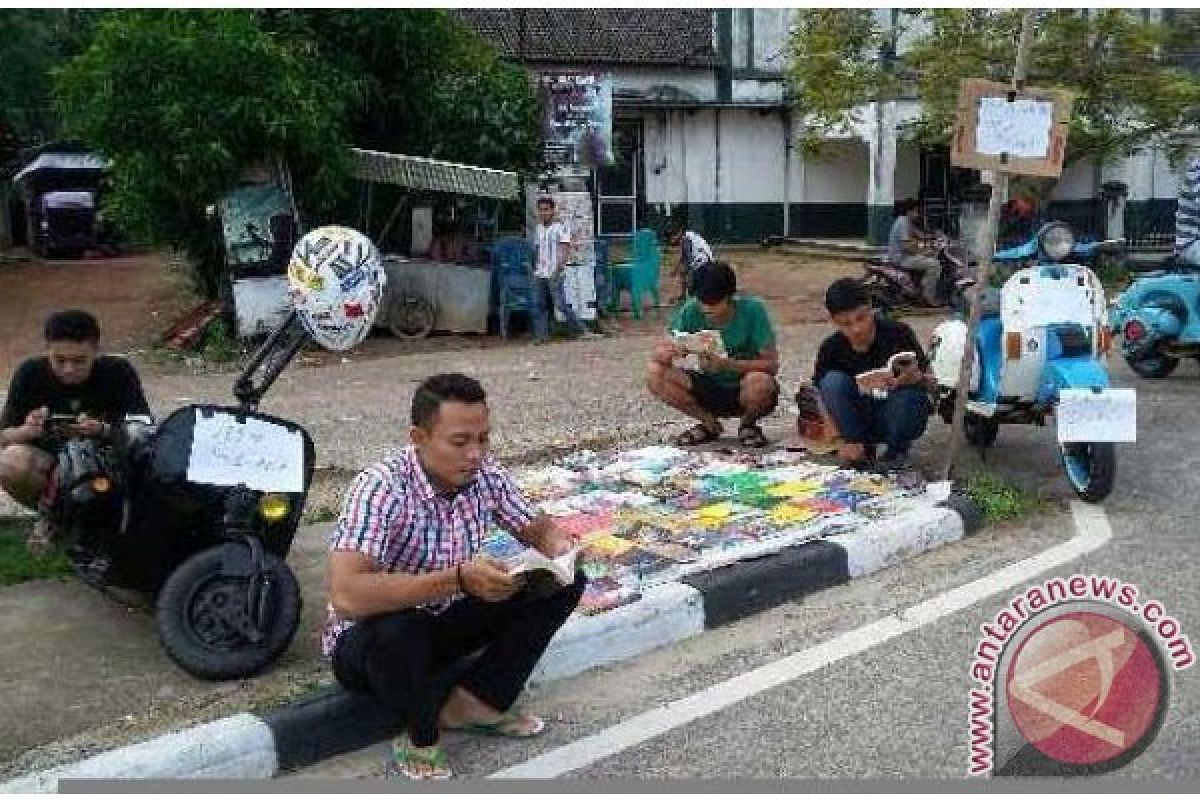 Komunitas tanah ombak Padang luncurkan vespa pustaka