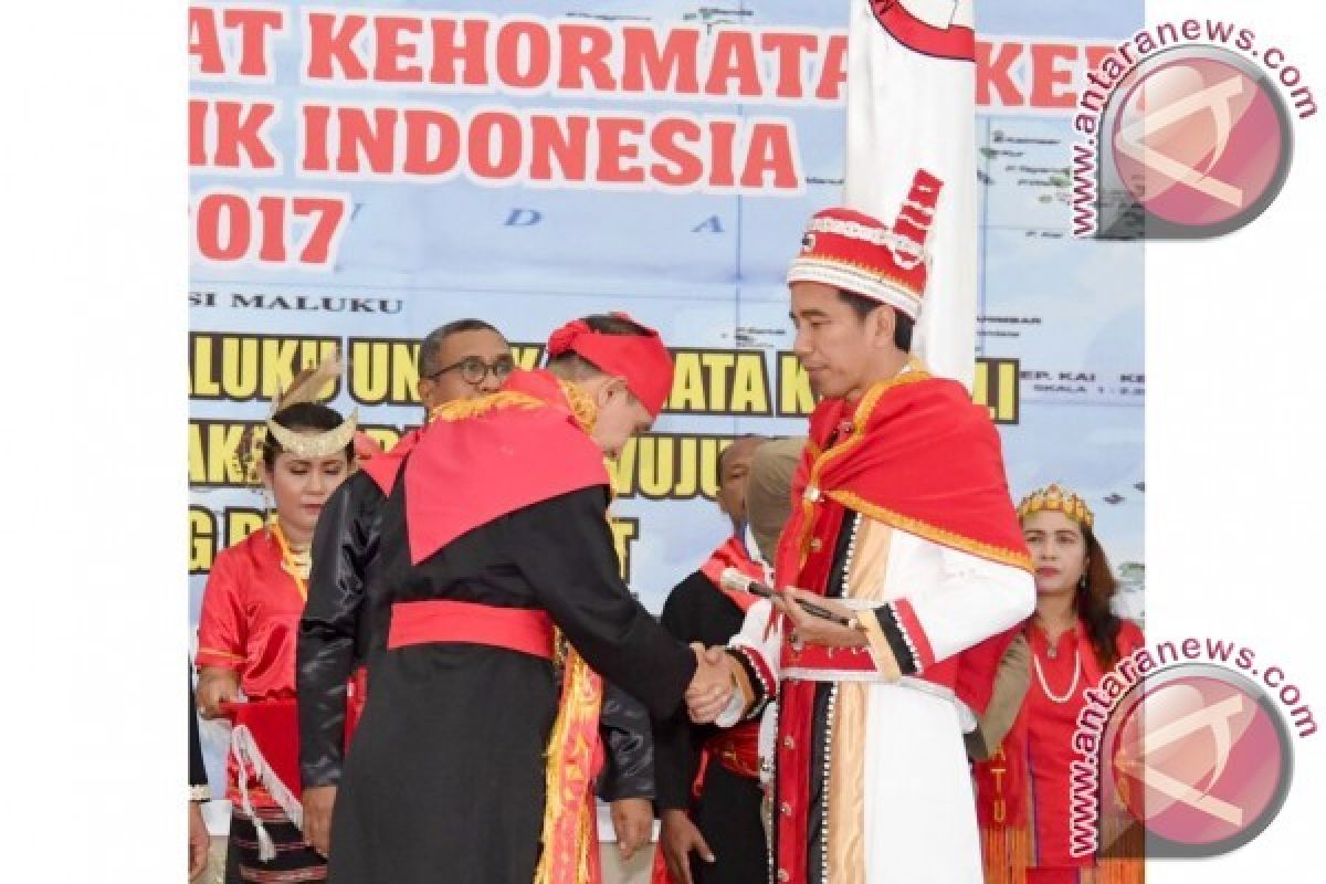 Presiden Jokowi terima gelar adat kehormatan Maluku