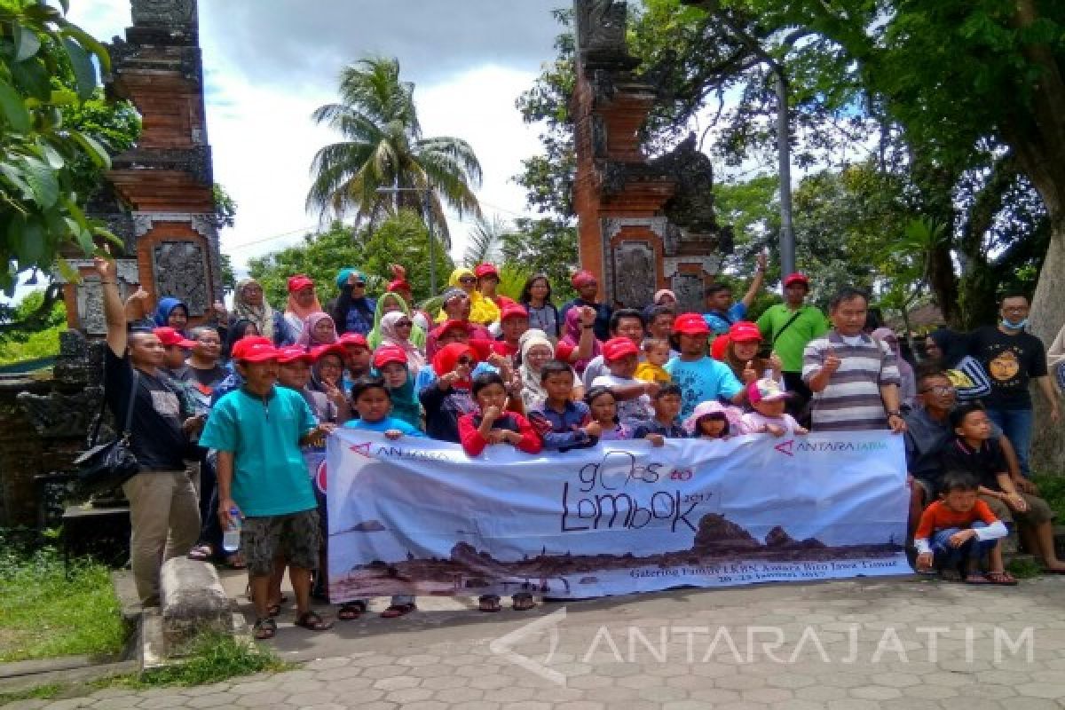 Belajar Kerukunan dan Keberagaman di Pura Lingsar (Video)