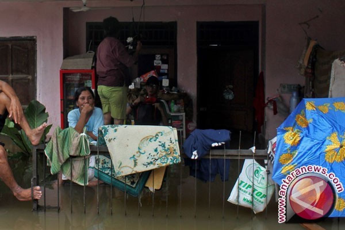 Dua Tanggul di Bekasi Jebol Akibat Hujan Lebat