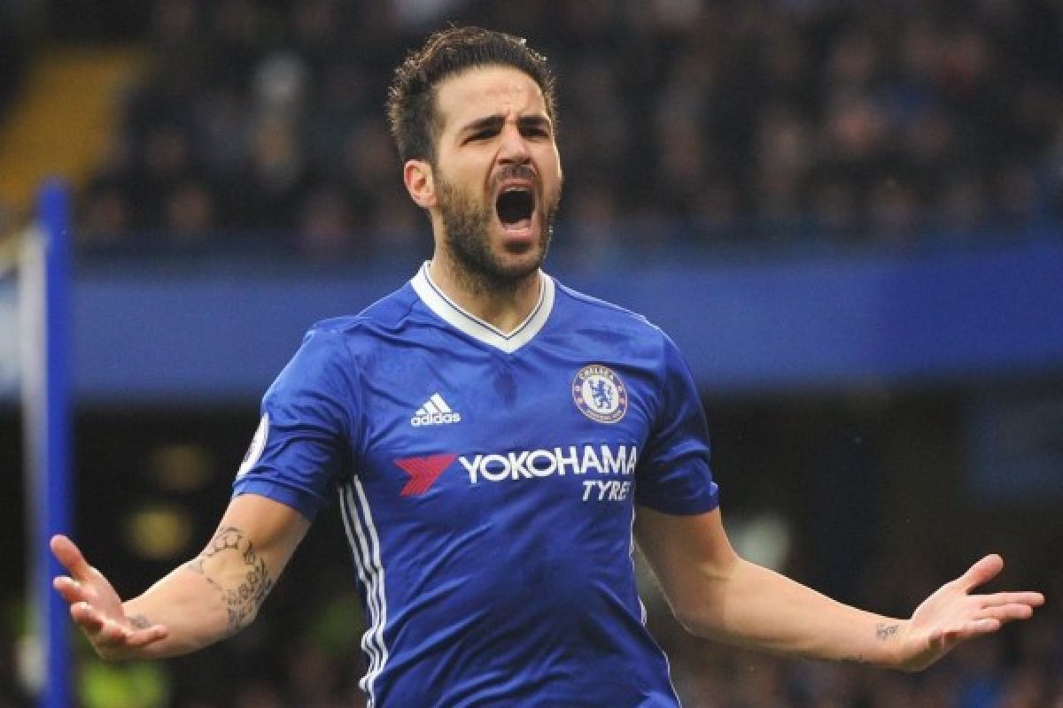 Fabregas pernah melempar pizza ke wajah Alex Ferguson