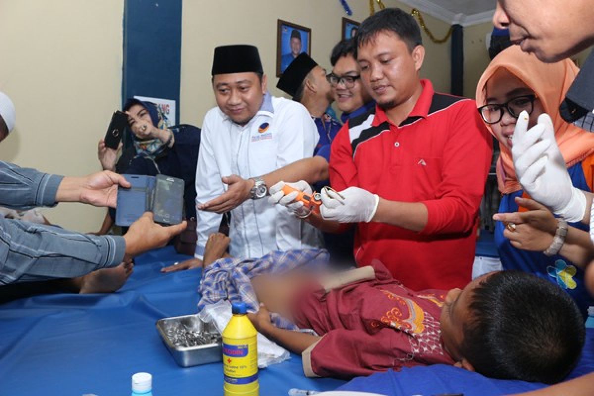 Partai NasDem Lampung Utara Adakan Sunatan Massal 