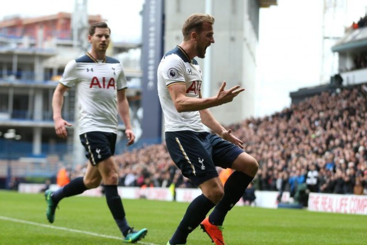 Babak pertama, Tottenham gunduli Stoke 4-0 berkat hattrick Kane