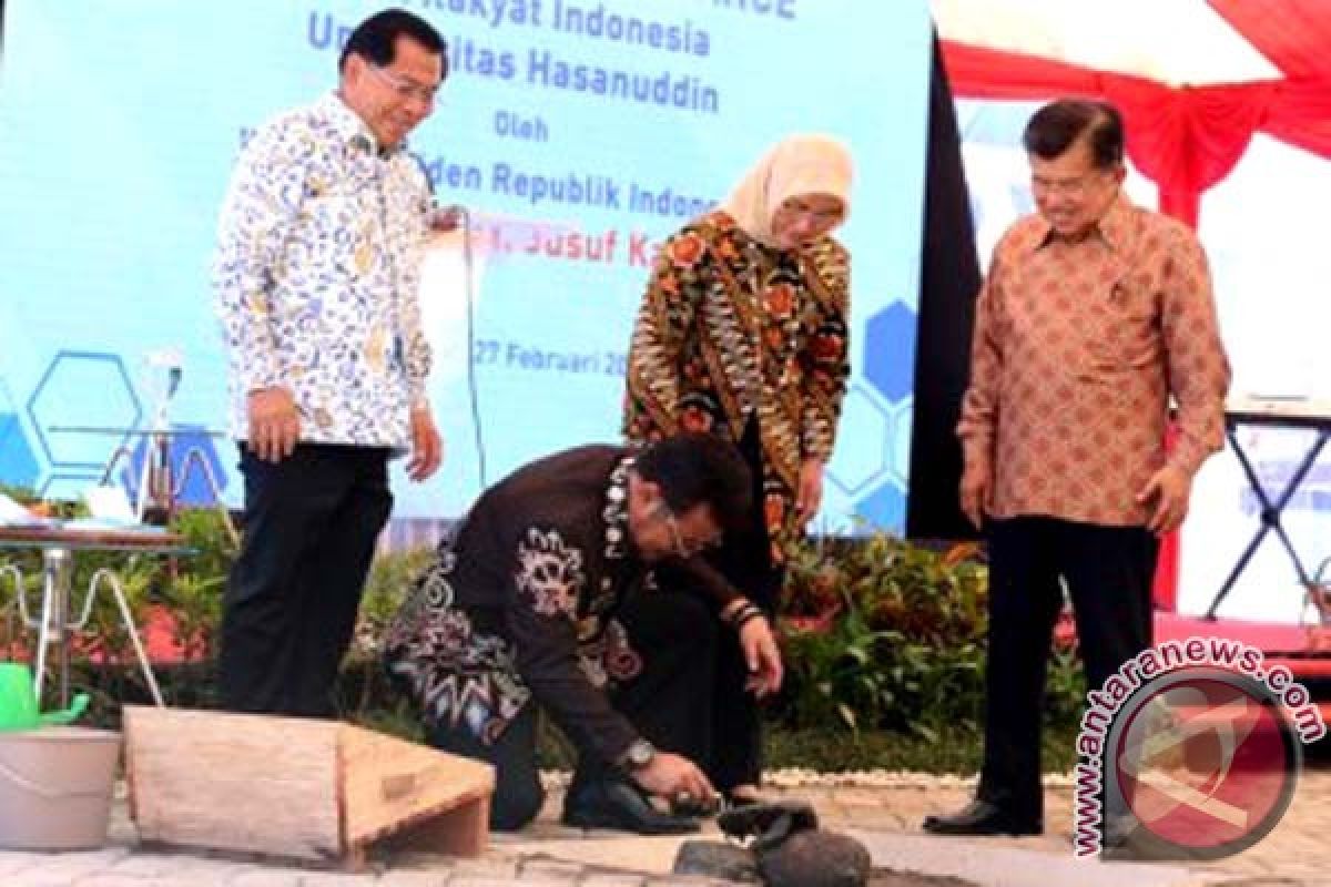 "Center Of Microfinance" Pertama Dibangun Di Unhas 