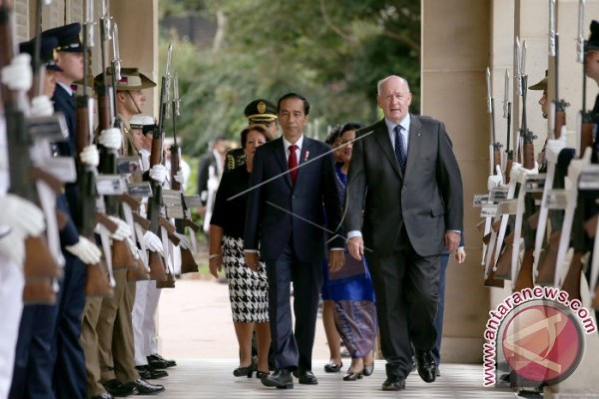 Presiden Disambut Upacara Kenegaraan di Admiralty House