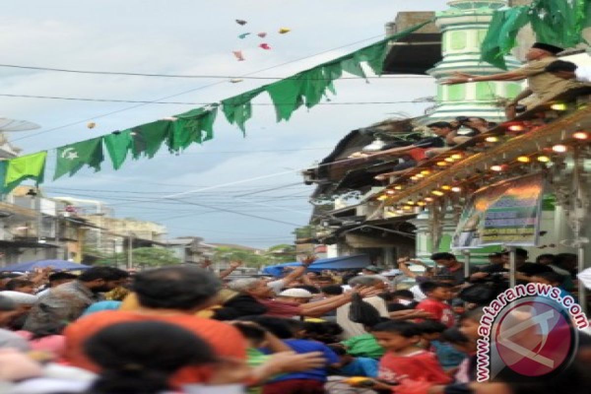 Padang Masukkan Tradisi "Serak Gulo" Agenda Pariwisata