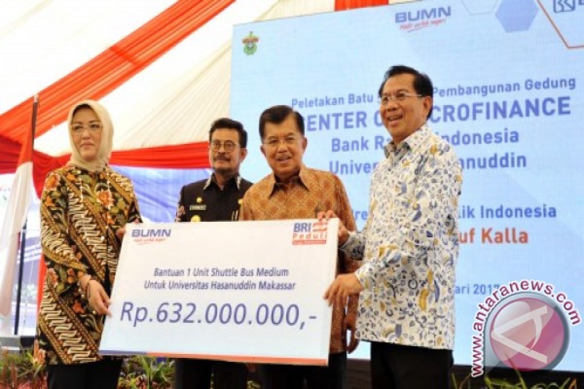 BRI SERAHKAN BANTUAN KE UNHAS