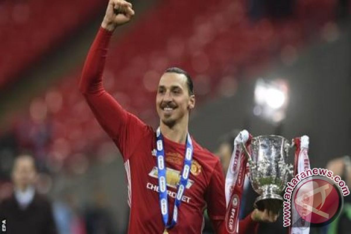 Dua Gol Ibrahimovic Bantu United Menangi Piala Liga