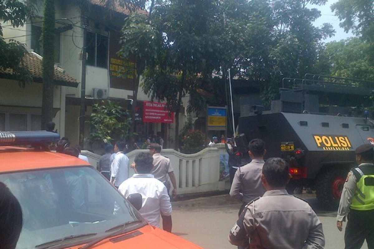 Ananda Sukarlan berharap tidak ada korban bom panci Bandung