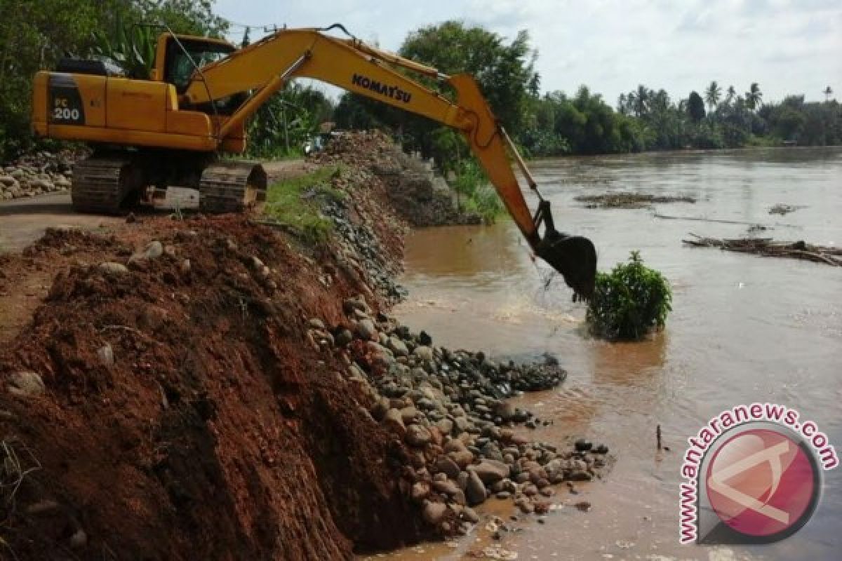 Bronjong jalan lintas Lubuk Batang longsor