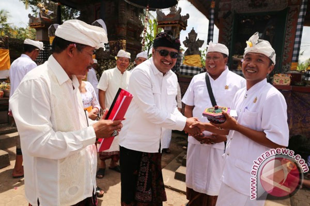 Menjunjung Semangat Menyama Beraya  Warga Madangan Kelod Ngaturang Yadnya