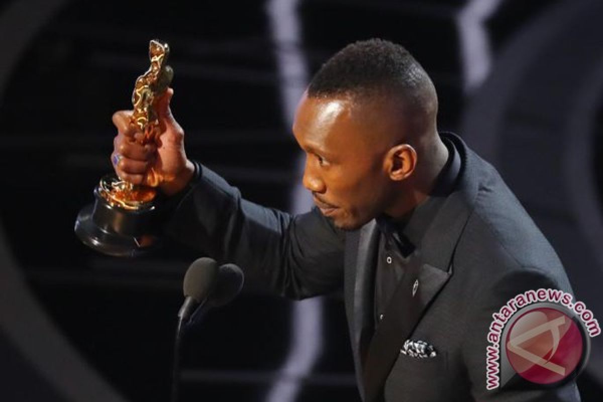 Mahershala Ali Jadi Aktor Muslim Pertama Peraih Oscar