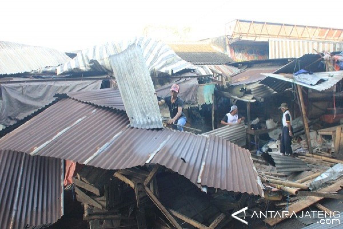 265 Pedagang Pasar Tarumanegara Direlokasi ke Pasar Rejowinangun