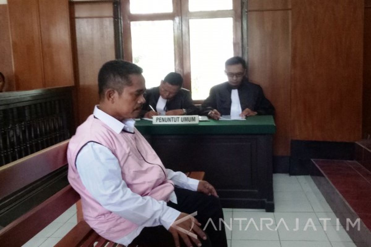 Pembuat Cukai Palsu Dituntut Tiga Tahun Penjara