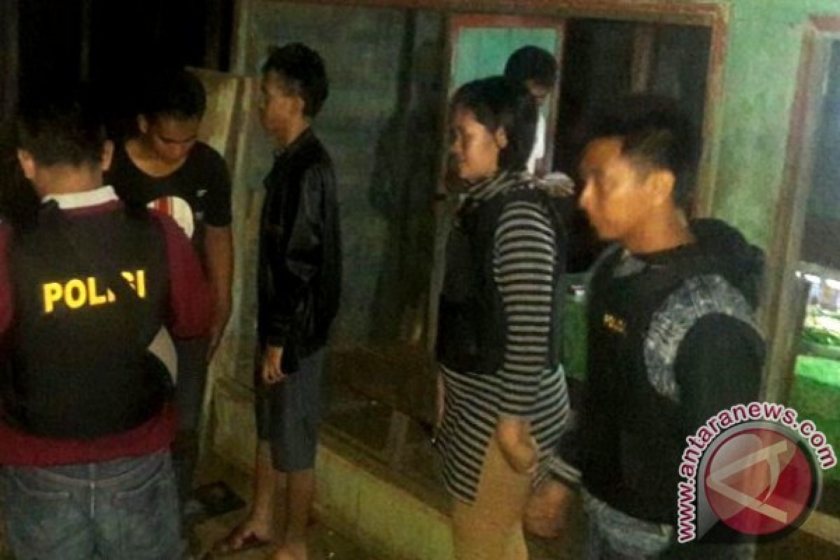 Mabuk! Seorang Pemuda Ditangkap Polisi Di Warung Remang-Remang