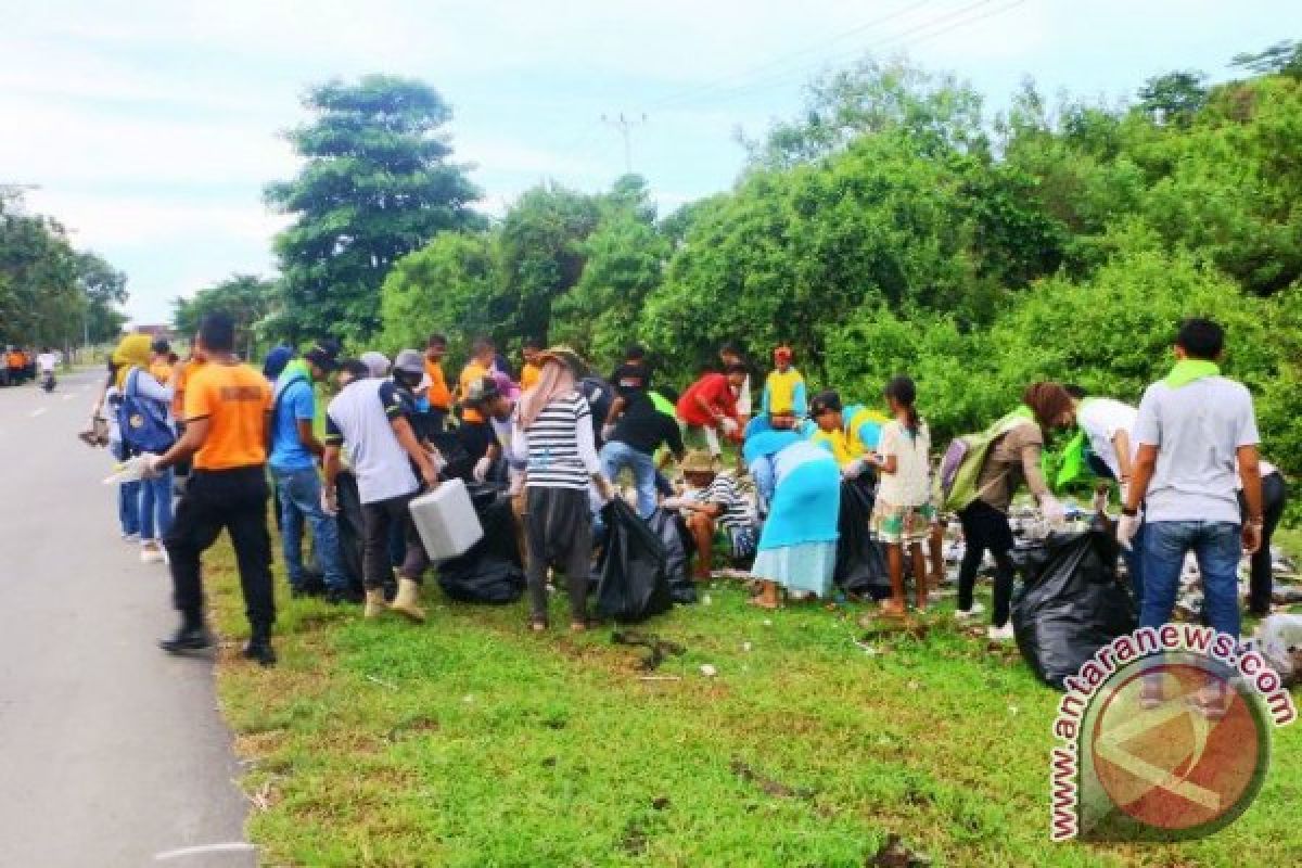 Dinas PU Maluku Gelar Bakti Massal HPSN