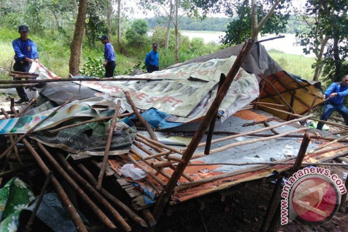 BP Batam Bongkar Sepuluh Rumah Tidak Berizin