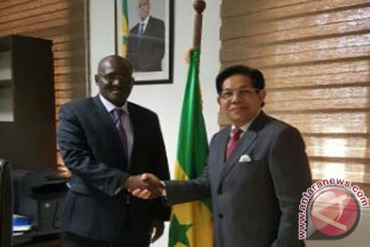 Senegal berniat impor kereta api produksi INKA