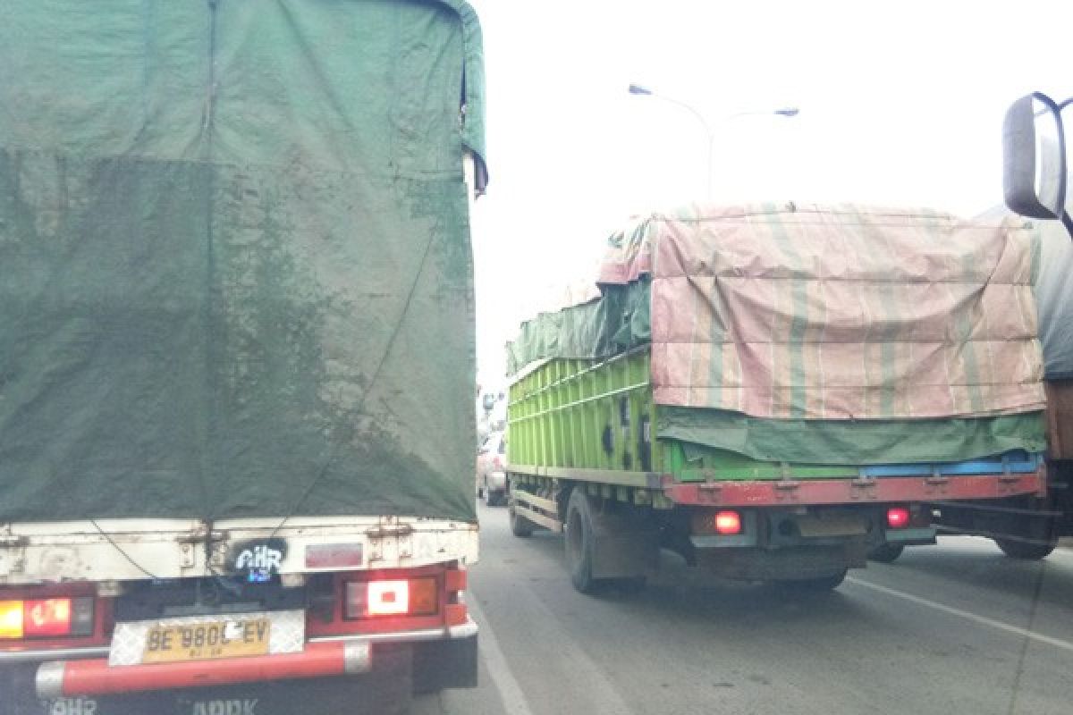 Pemerintah harus tegas batasi tonase truk Jalinsum Lampung