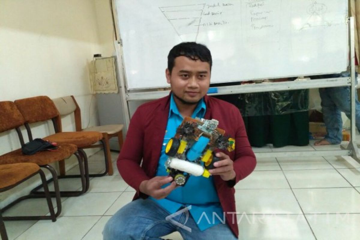 Mahasiswa Untag Ciptakan Robot Pembersih Lantai