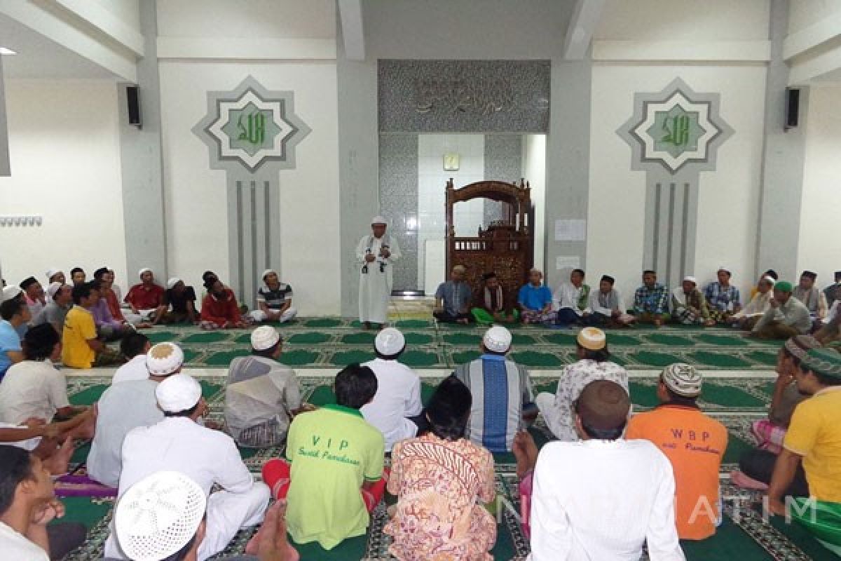 207 Narapidana Lapas Narkotika Pamekasan Terima Remisi Lebaran