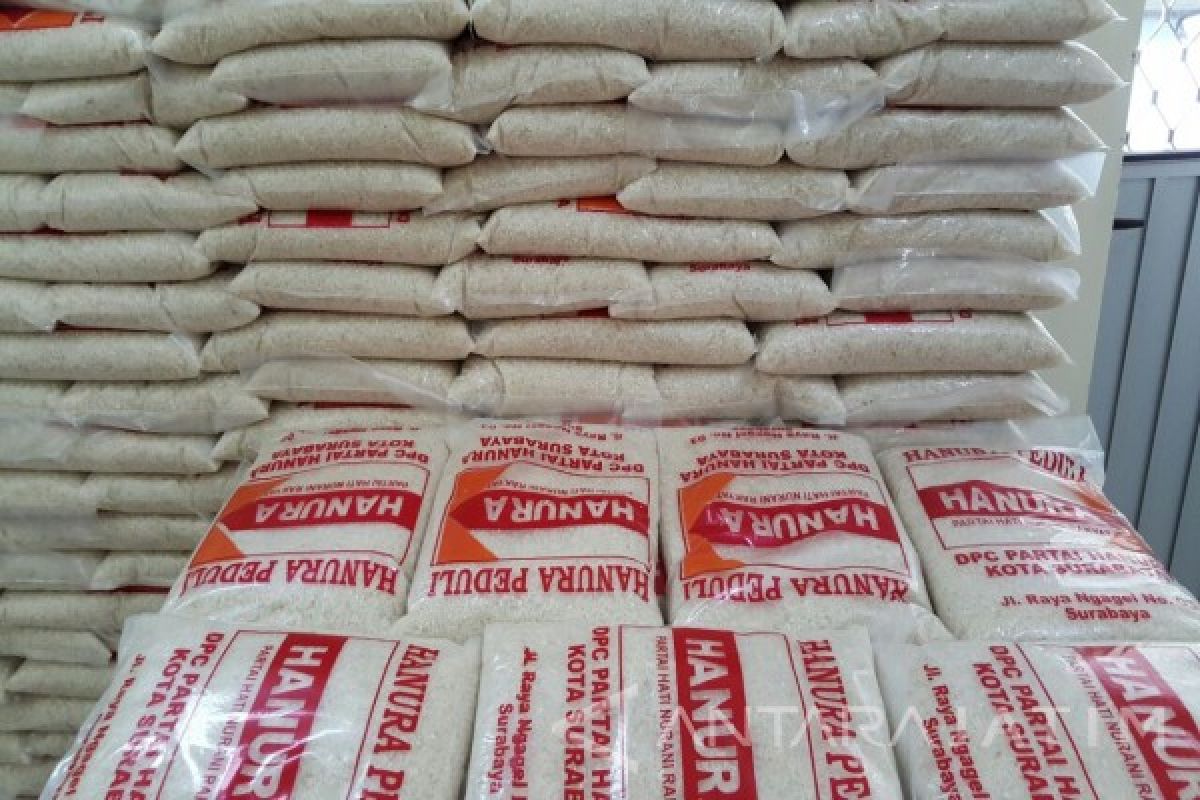 Hanura Surabaya Bagikan 10 Ribu Bungkus Sembako