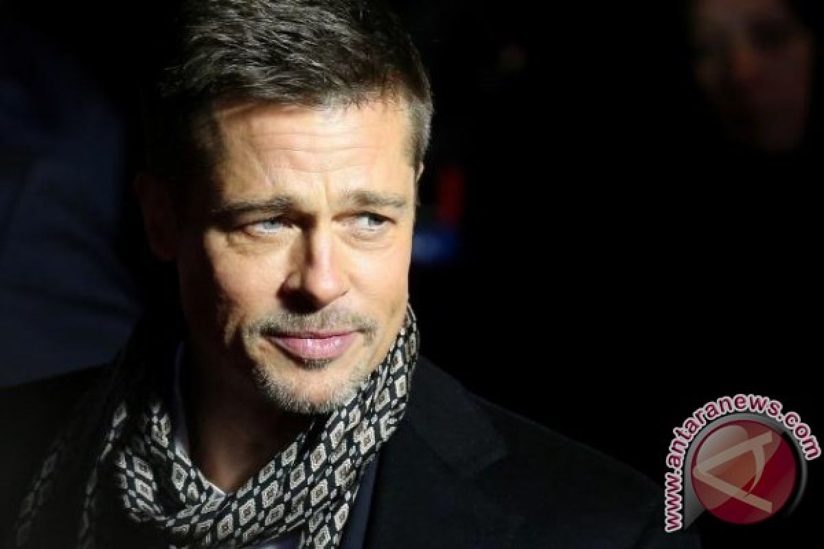 Pascacerai, Brad Pitt-Jennifer Aniston Masih Saling Kontak