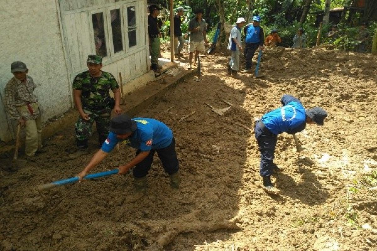 Longsor Landa Desa Tlaga Banyumas