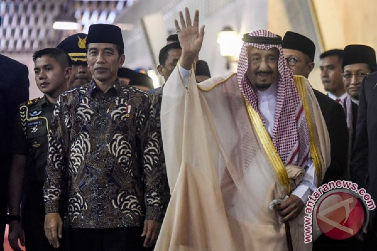 Raja Salman hadiahi kaligrafi emas kiswah untuk Masjid Istiqlal