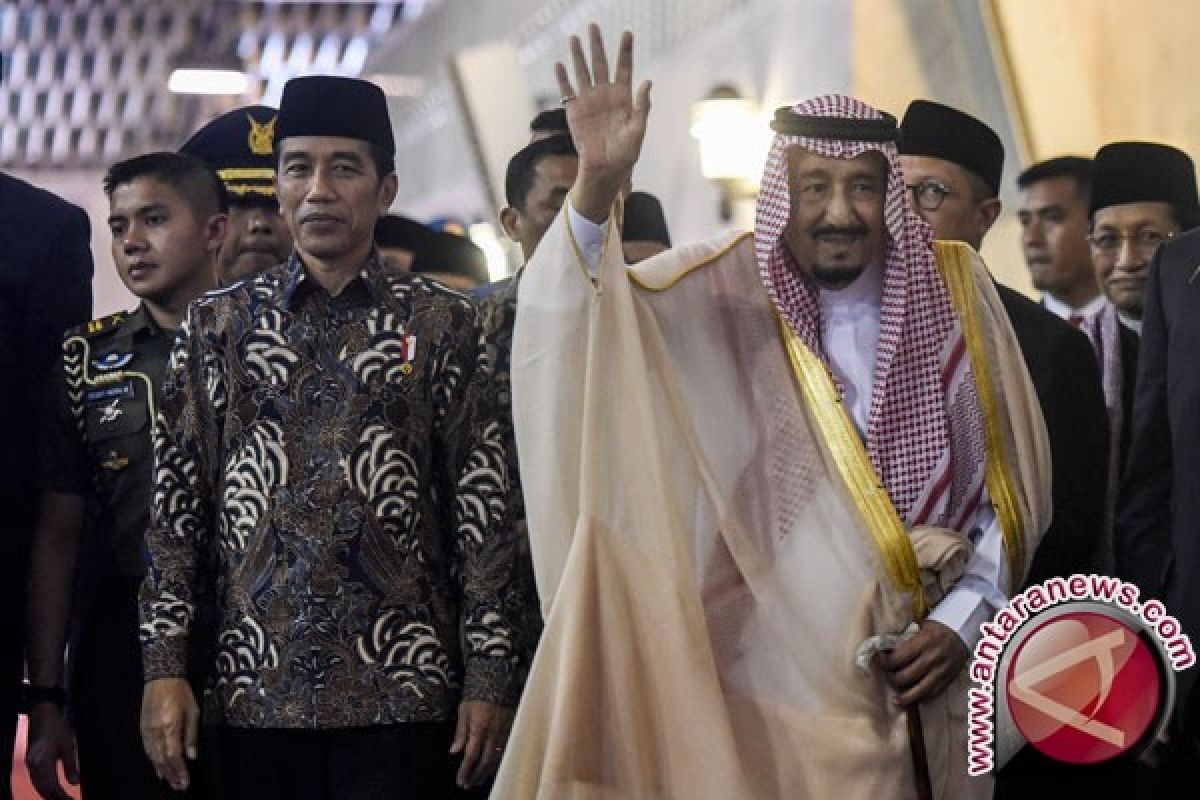 Raja Salman hadiahi kaligrafi emas kiswah untuk Masjid Istiqlal