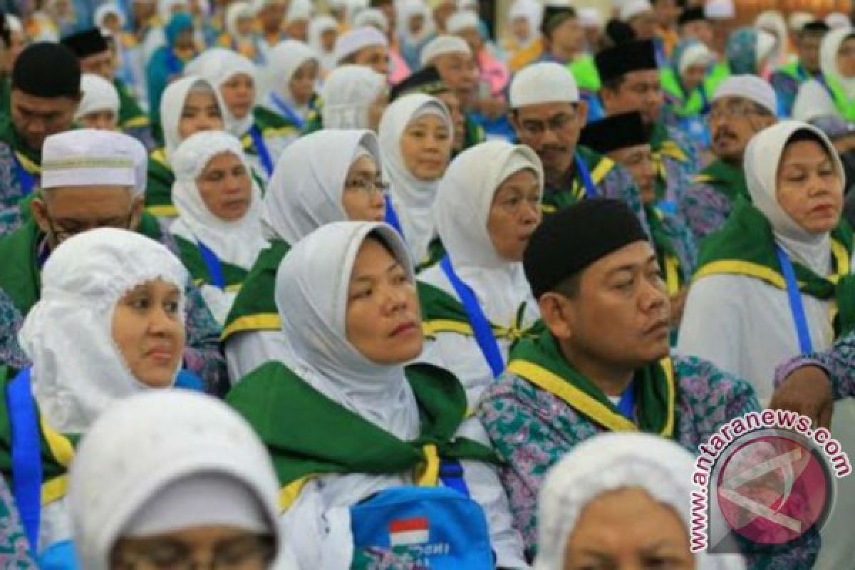 Calhaj Urung Berangkat Haji Karena Mengidap Stroke