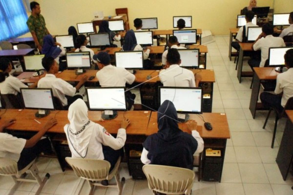 SMP gunakan laptop siswa gelar TPM UNBK