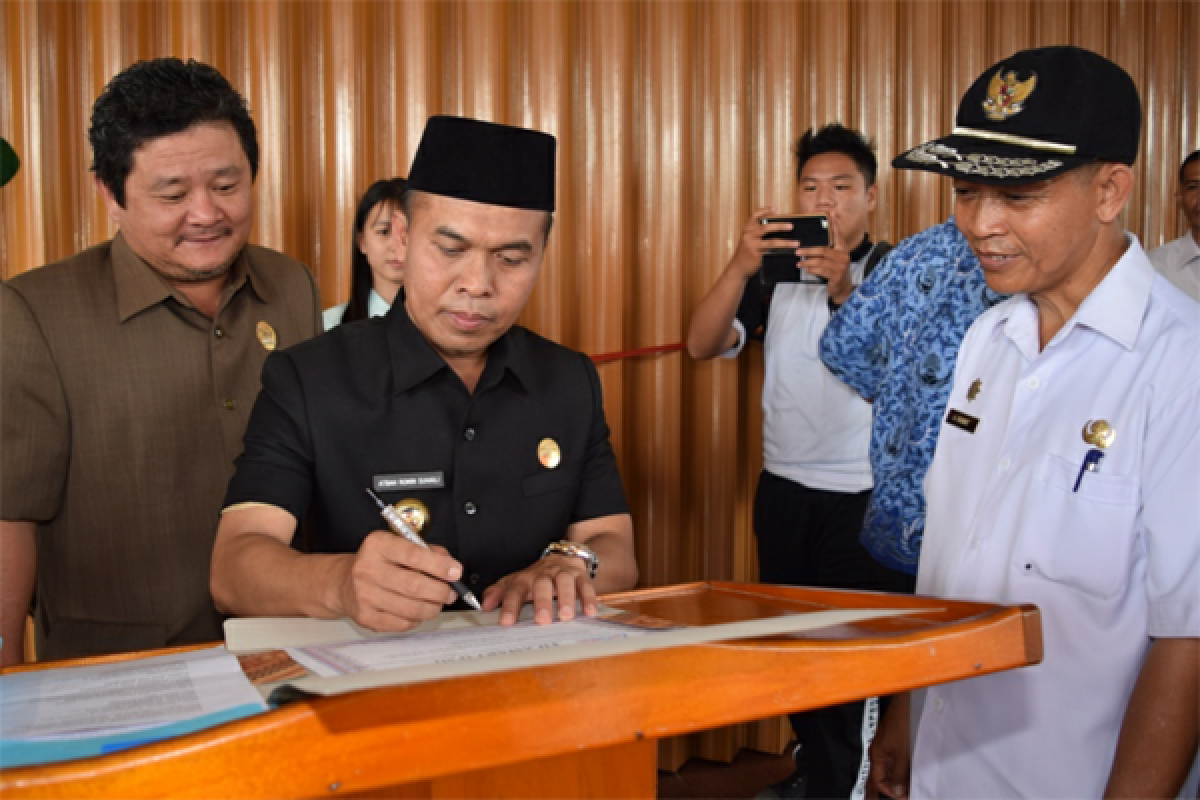 Bupati Apresiasi SMK Hadirkan Minimarket Bagi Masyarakat 