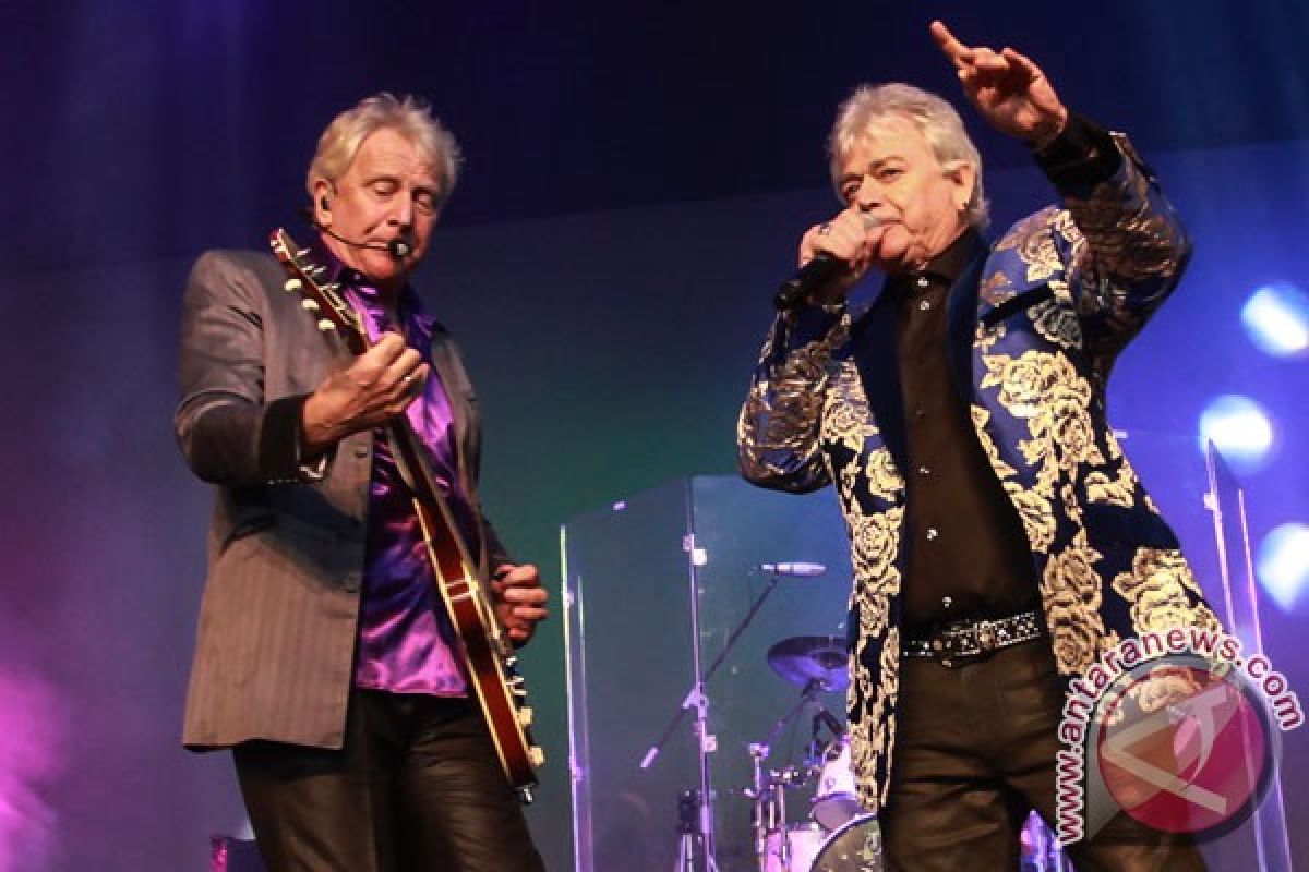 Air Supply siap tampil di Surabaya