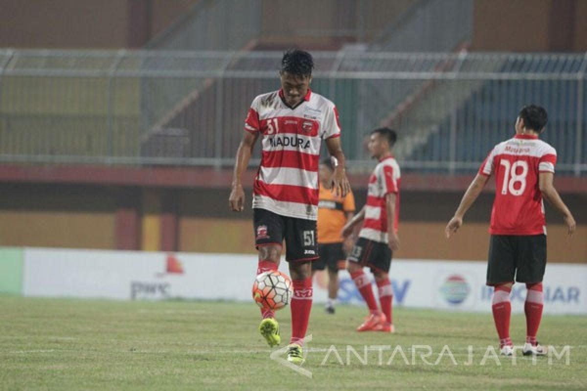 Madura United Jamu Bali United di Pamekasan