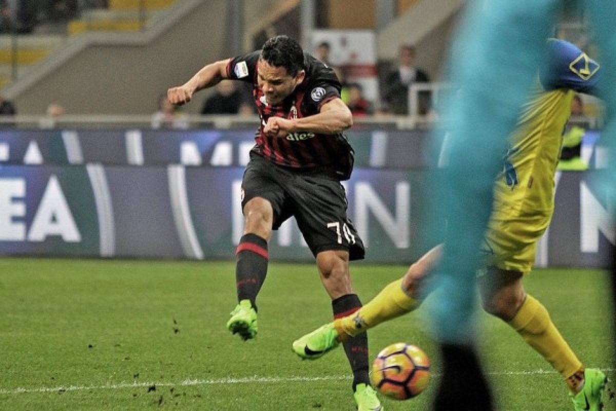 AC Milan hajar Chievo 3-1, Bacca cetak dua gol