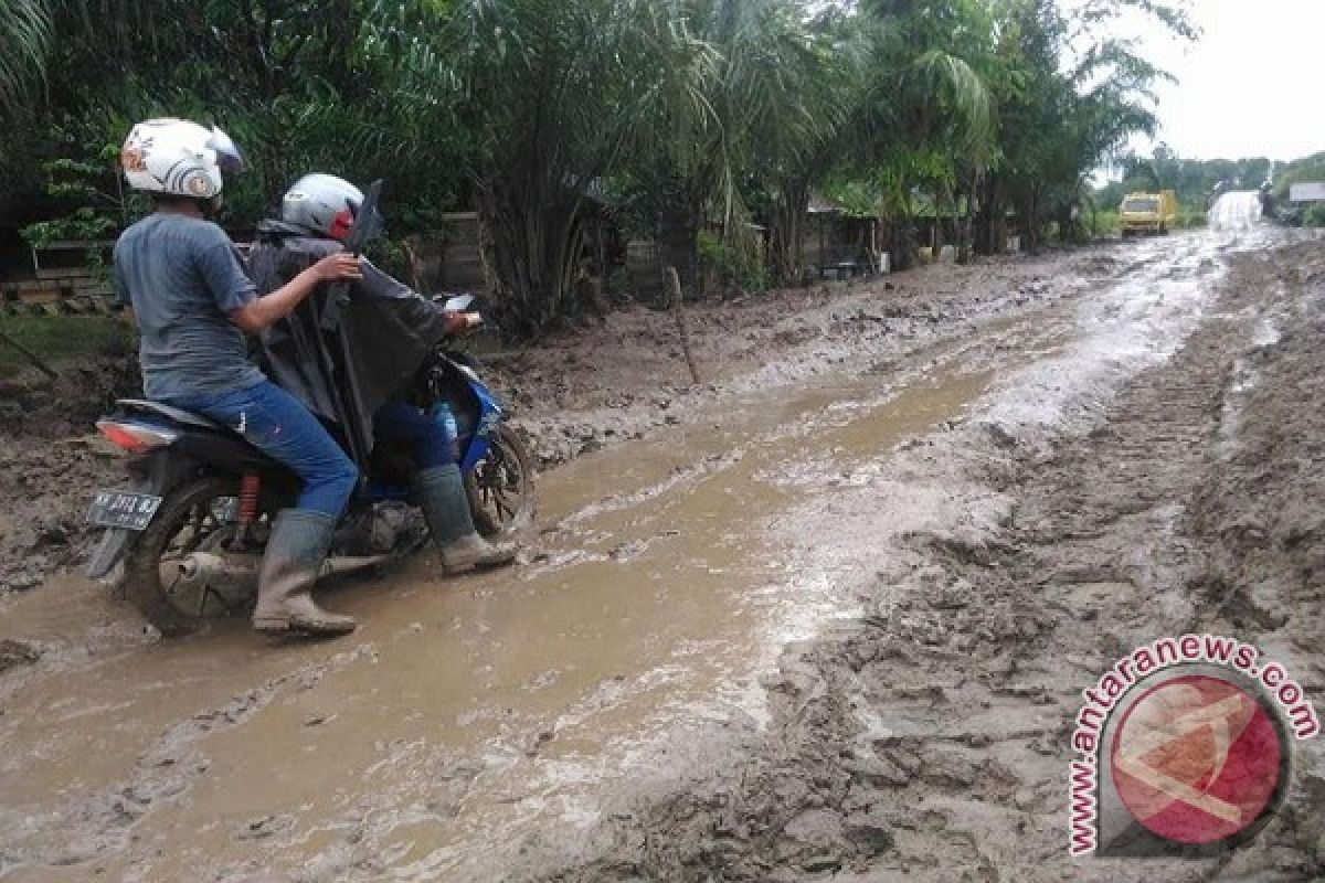 Jalan Desa Blanti Jadi "Bubur",  Ini Jawaban DPU Pulang Pisau