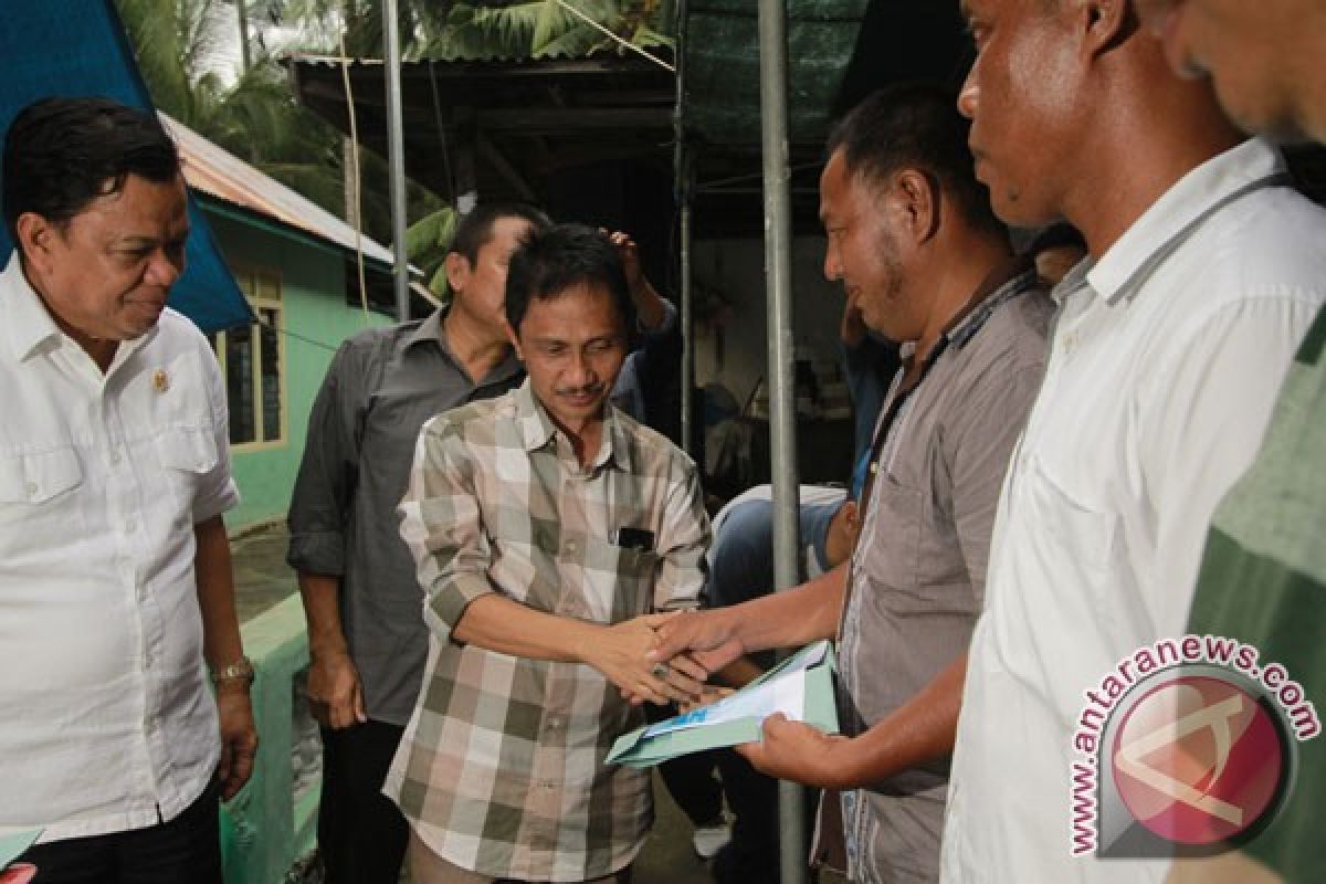 Bupati Gorontalo uji coba kapal ikan bantuan