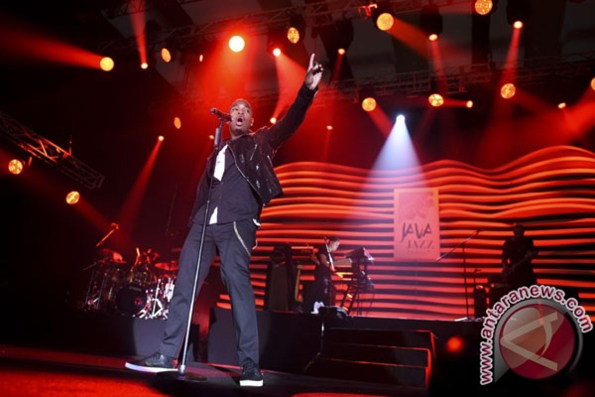 Ne-Yo tutup penampilan di Java Jazz dengan "Time of Our Lives"