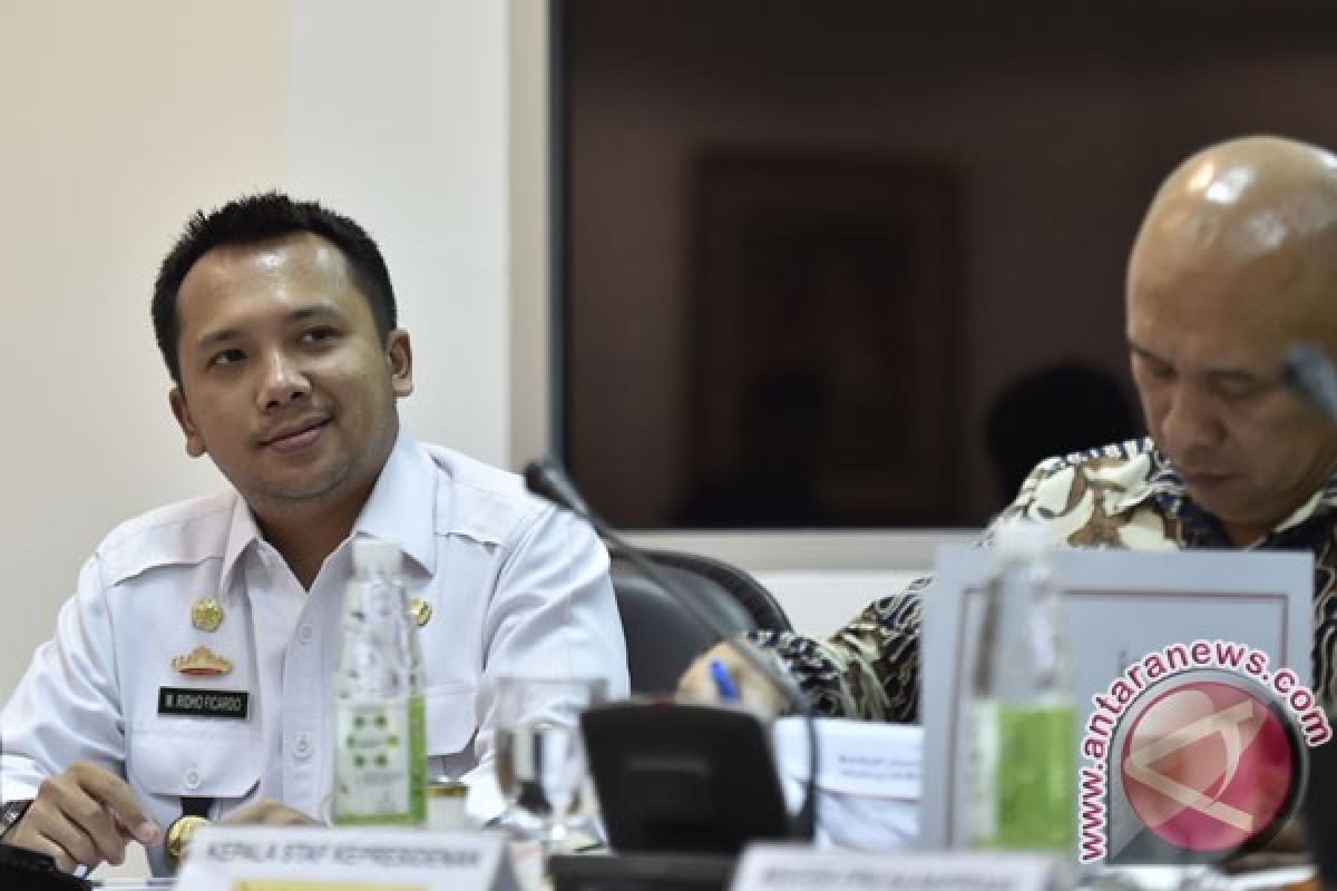 Gubernur Lampung harapkan warga tetap di pengungsian