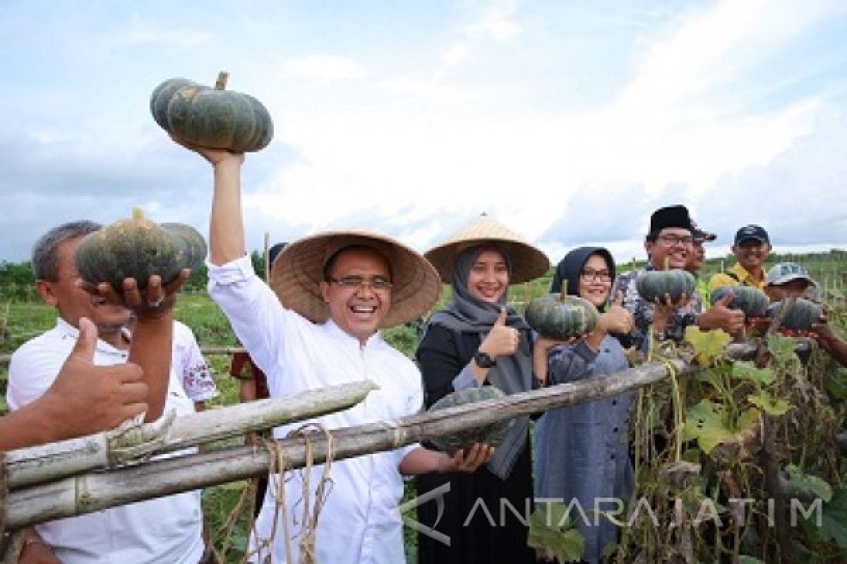 Bupati Anas dan Tradisi Santuni Anak Yatim