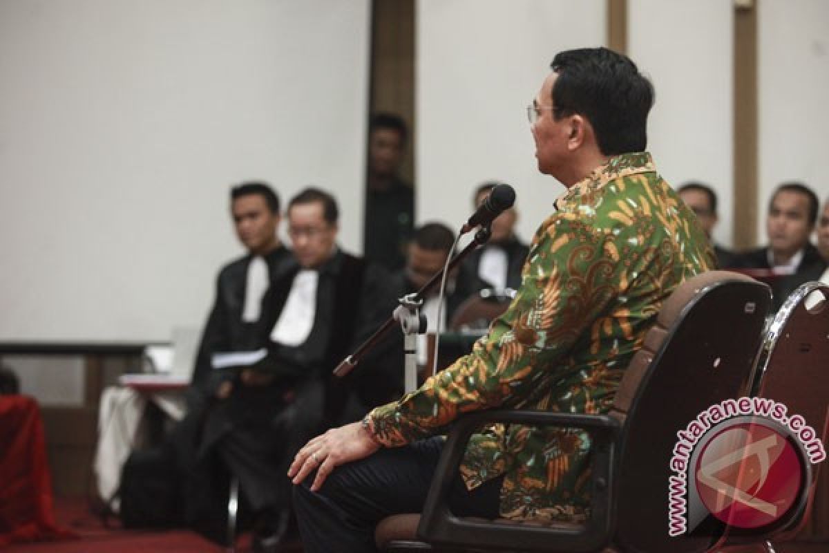 Hakim Tolak Kakak Angkat Ahok Jadi Saksi