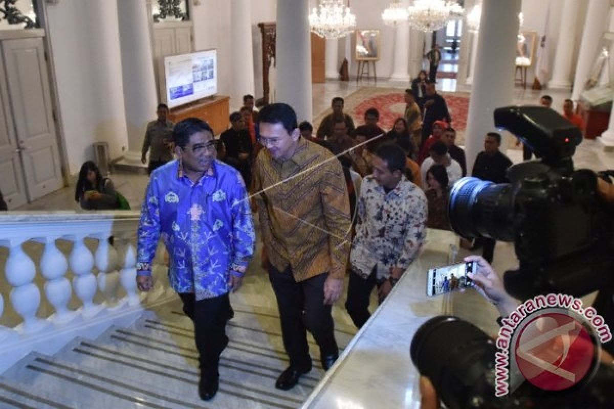 Ahok Titipkan Sejumlah Tugas Kepala Plt Sumarsono