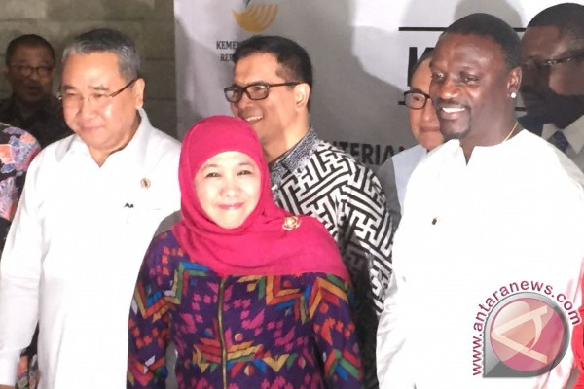 Program Akon Lighting milik Akon kini siap terangi Indonesia