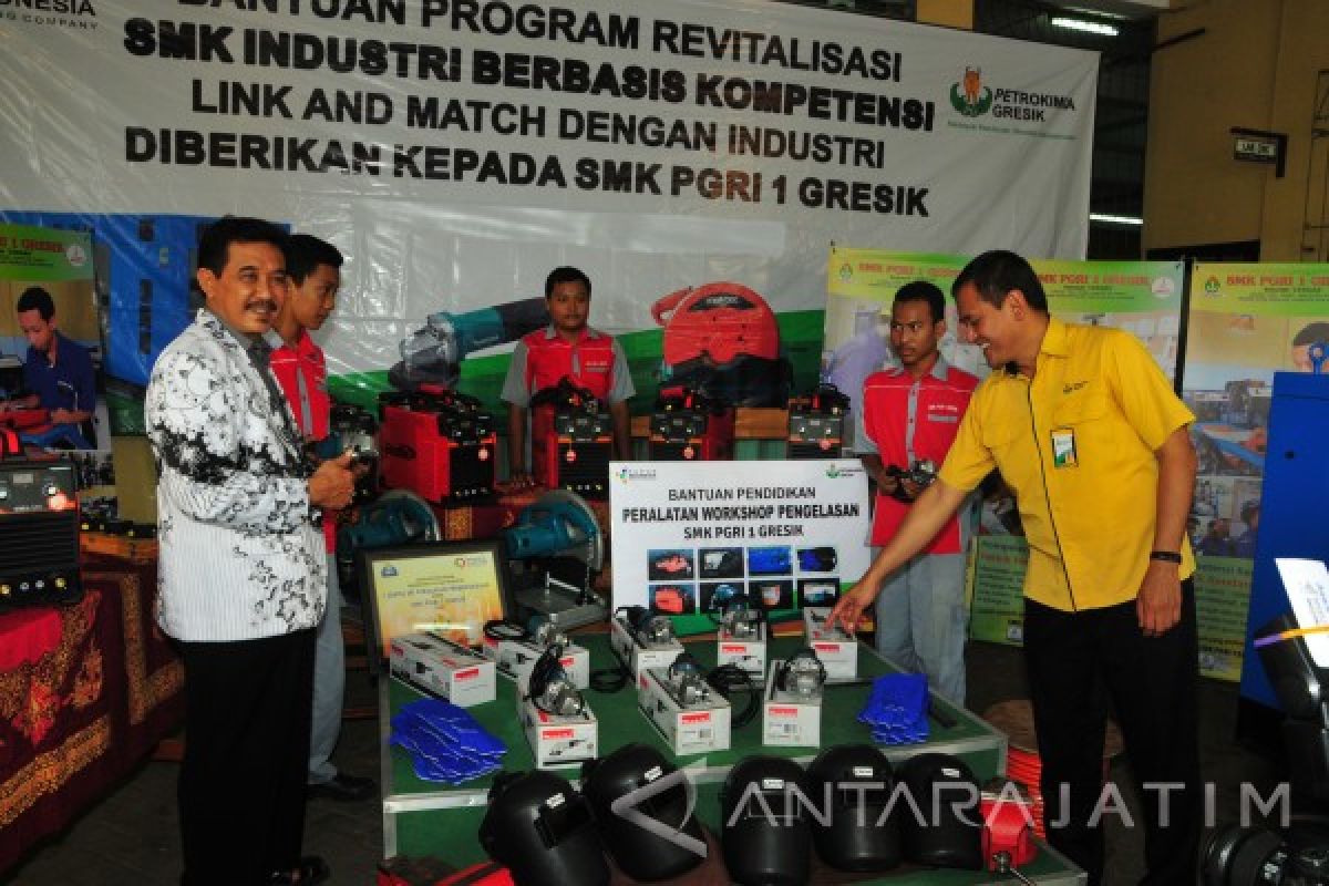 Petrokimia Fasilitasi Tujuh SMK Cetak Tenaga Terampil